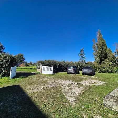Spacious Family Near The Sea Prázdninový dům Denneville