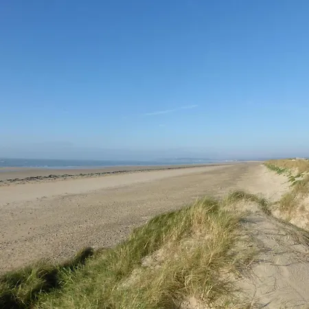 Prázdninový dům Spacious Family Near The Sea Denneville