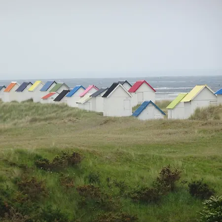 Prázdninový dům Spacious Family Near The Sea *